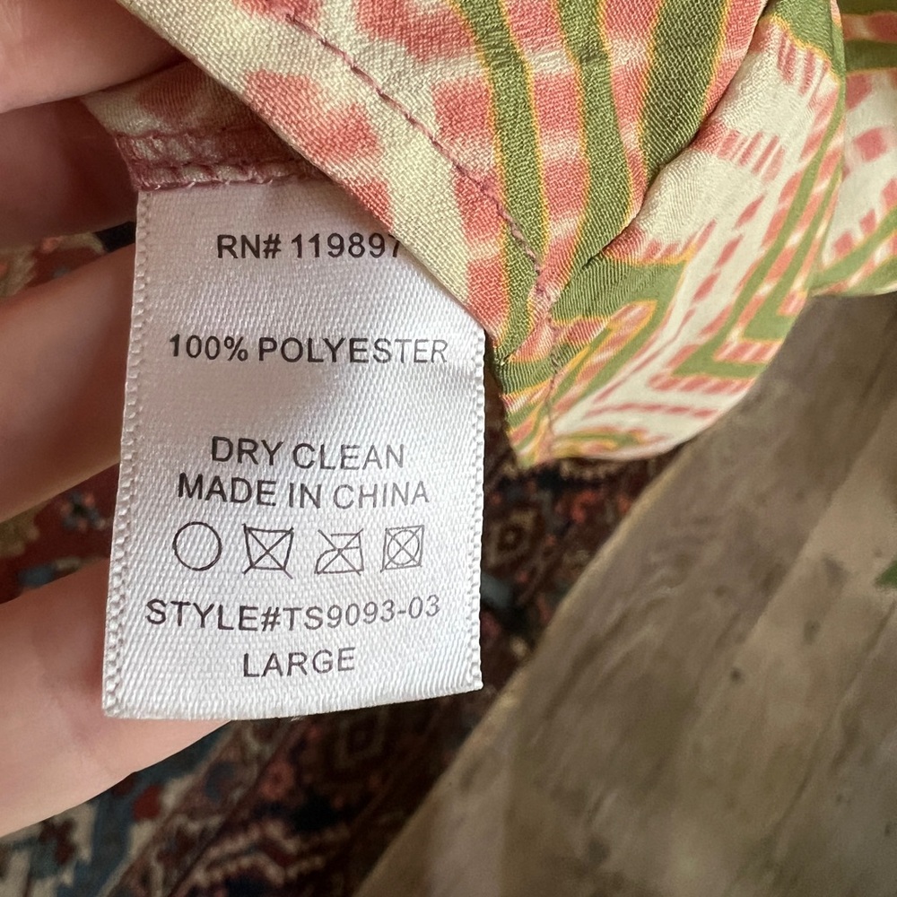 Patterned Sleeveless Top - Picture 3 of 3
